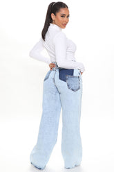 Baggy Babe Vibes Wide Leg Jeans - Light Blue Wash Ins Street